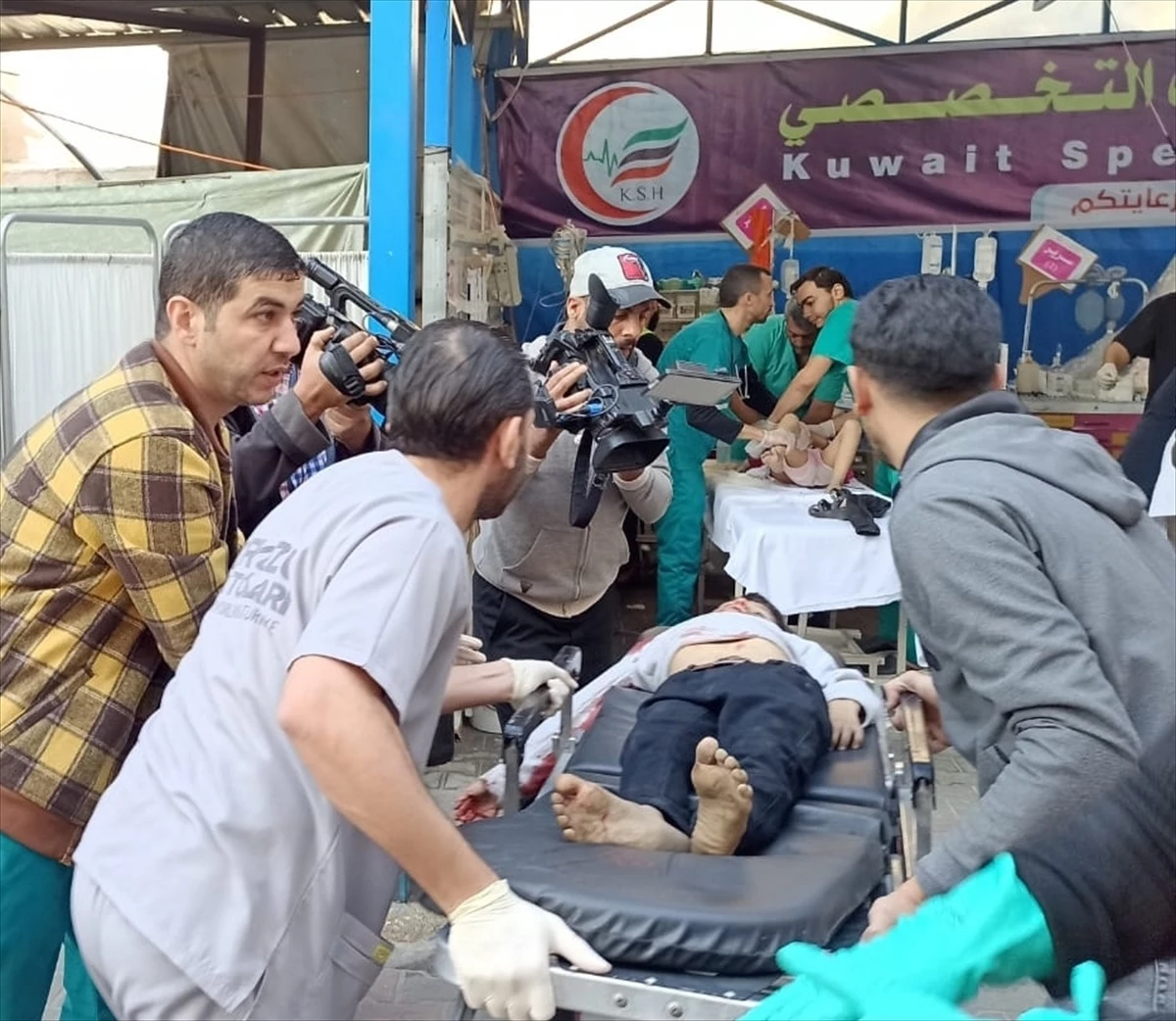 Gazze\'deki Kuveyt Hastanesi\'ne İsrail saldırısı