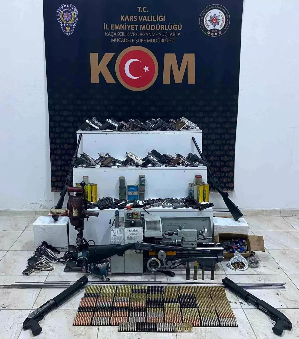 Polis, suç örgütlerine silah imal eden 2 kişinin imalathanesine baskın düzenledi