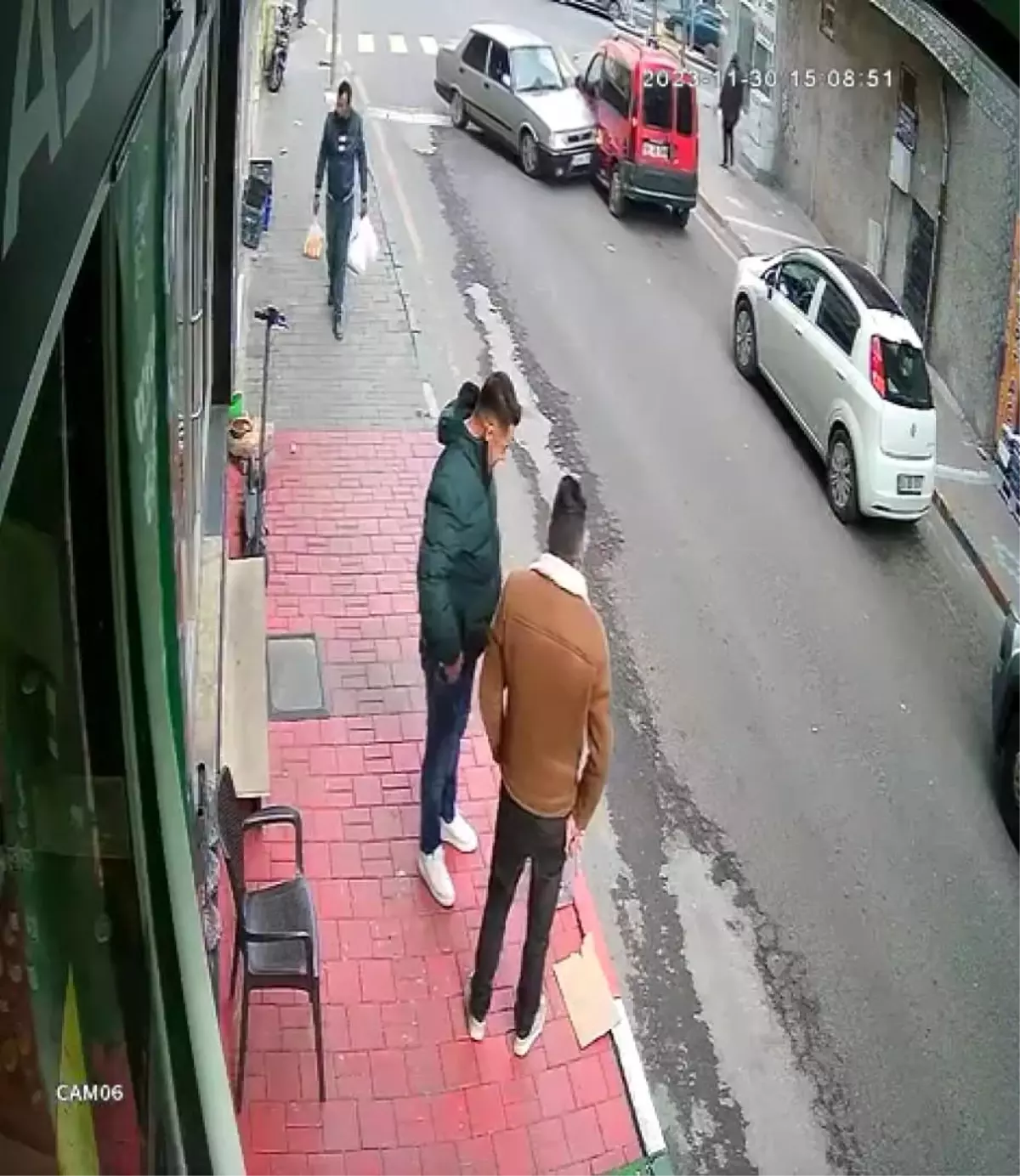 Nevşehir\'de Kontrolden Çıkan Otomobil 2 Araça Çarptı