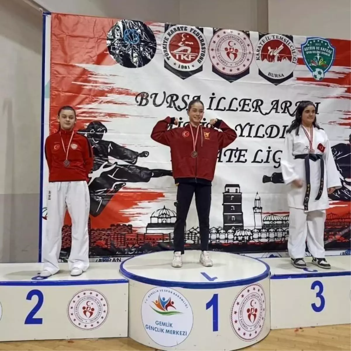 1308 Osmaneli Belediyespor Karate takımı şampiyon oldu