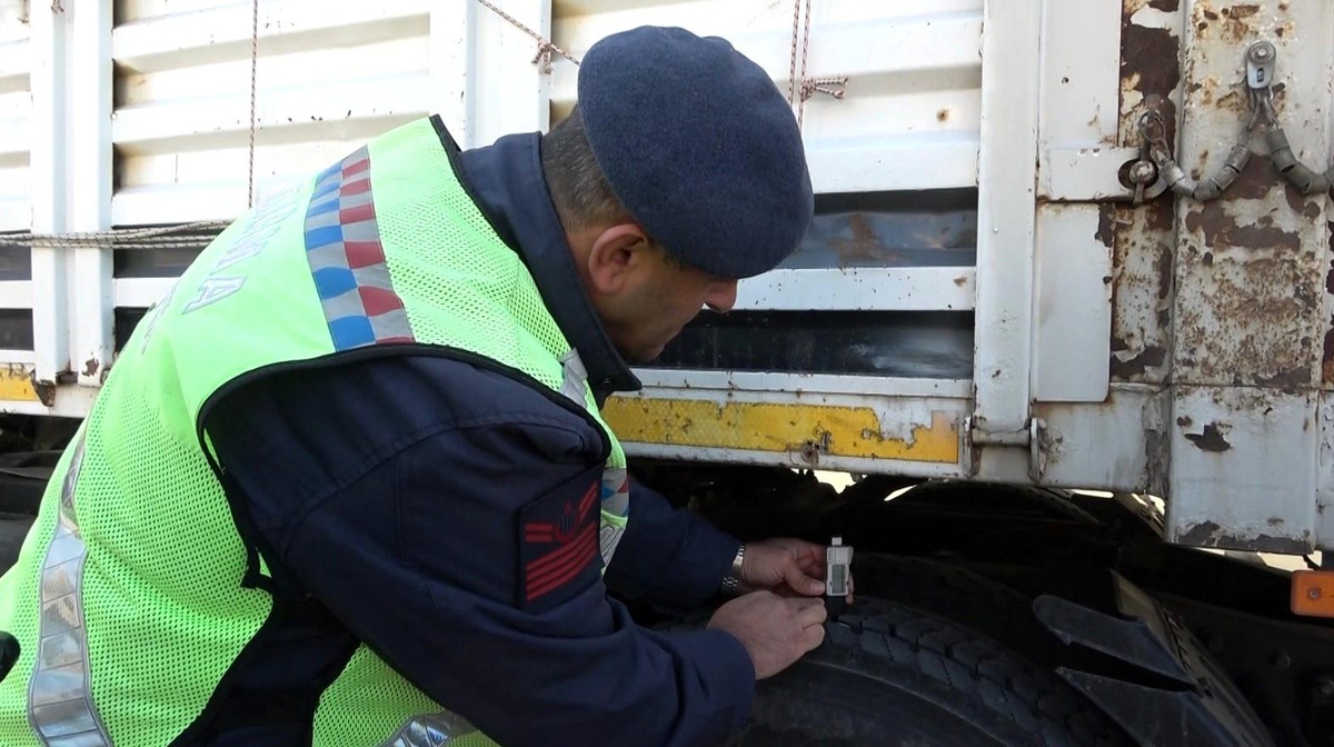 Muş\'ta kış lastiği takma zorunluluğu başladı