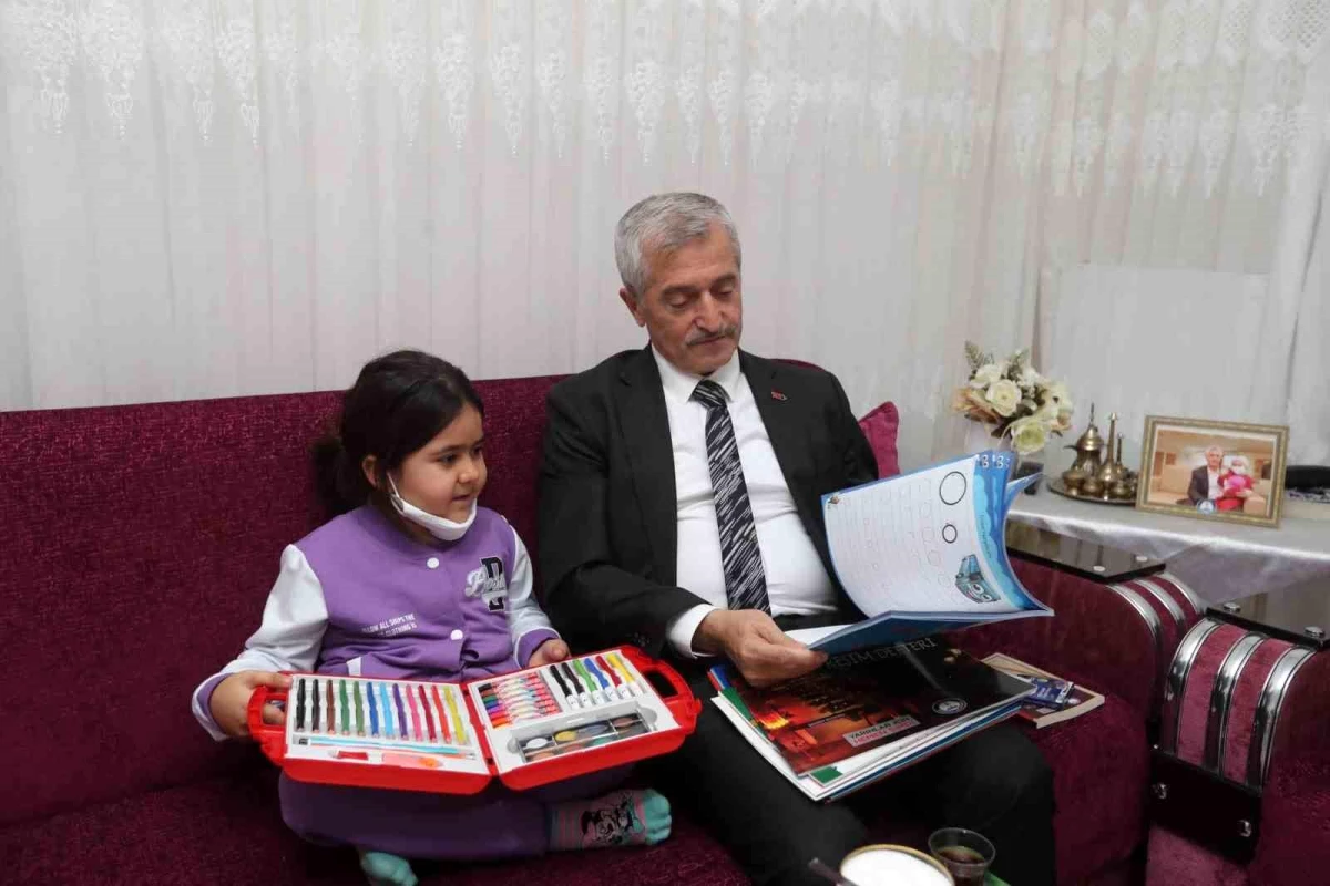 Şahinbey Belediye Başkanı Mehmet Tahmazoğlu, Mavikent Mahallesi\'nde aileleri ziyaret etti