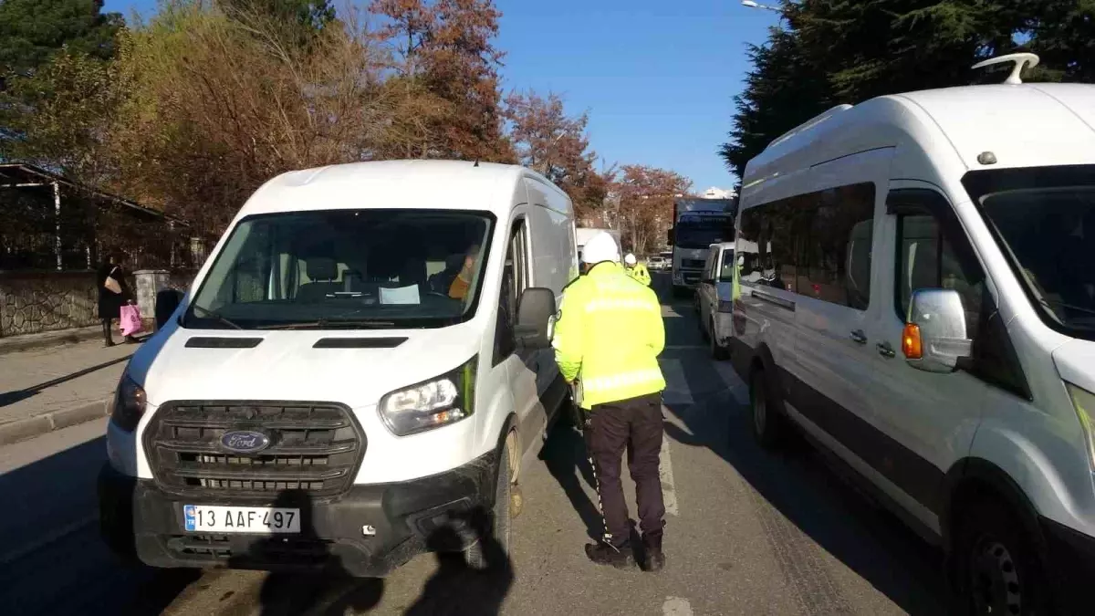 Bitlis\'te Zorunlu Kış Lastiği Denetimi