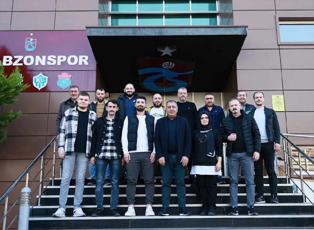 Trabzonspor, İşitme Engelliler Spor Kulübü\'nü ziyaret etti