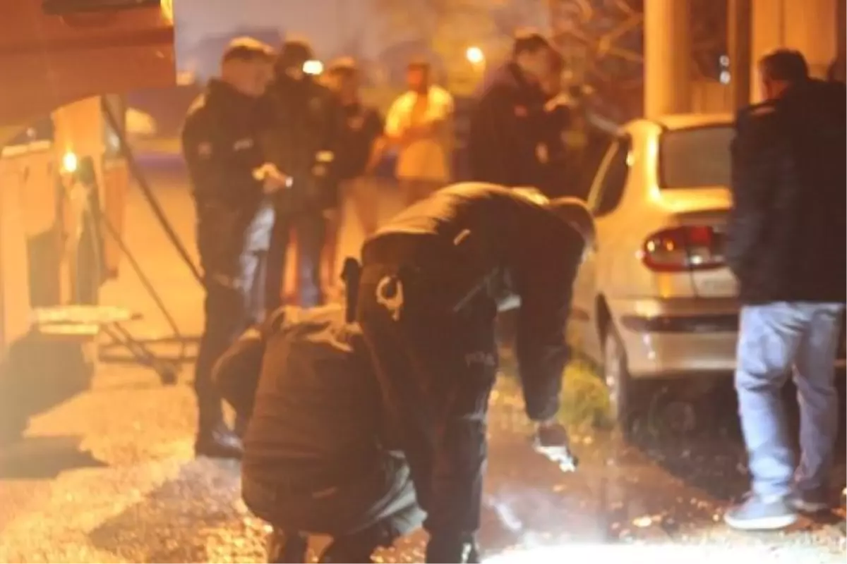 Karasu\'da üvey ağabeyine benzin döküp aracını yakan şüpheli kaçtı