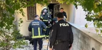 Antalya'da Yangında Mahsur Kalan Babaanne ve Torunu Kurtarıldı