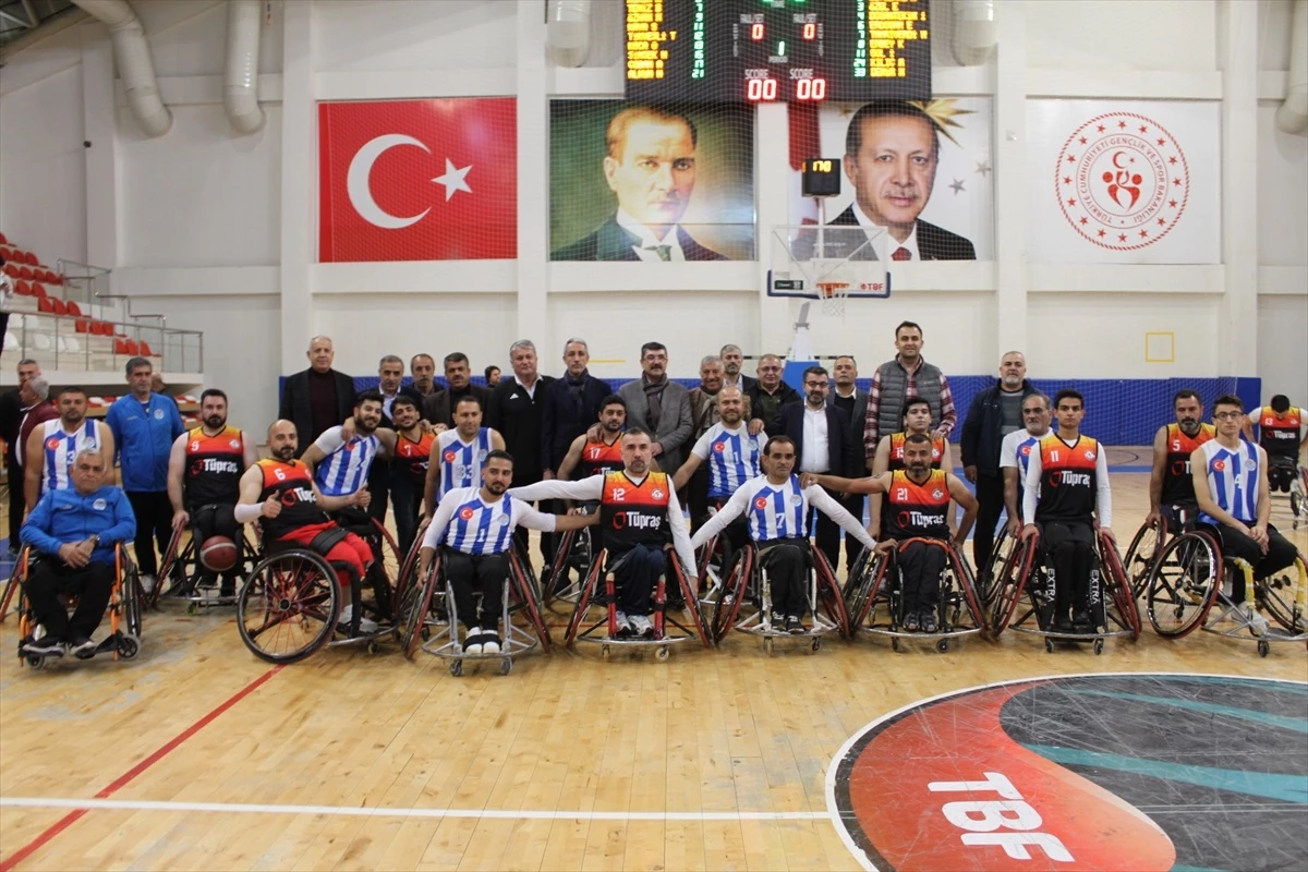 AK Parti Milletvekili Ferhat Nasıroğlu, Engelliler Spor Kulübü ve Mersin Merkez Belediyespor maçını izledi
