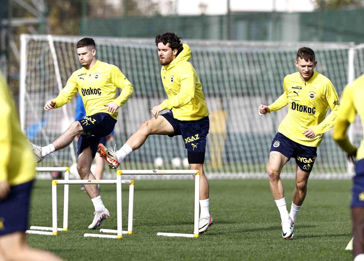 Fenerbahçe, Sivasspor maçının hazırlıklarını sürdürdü
