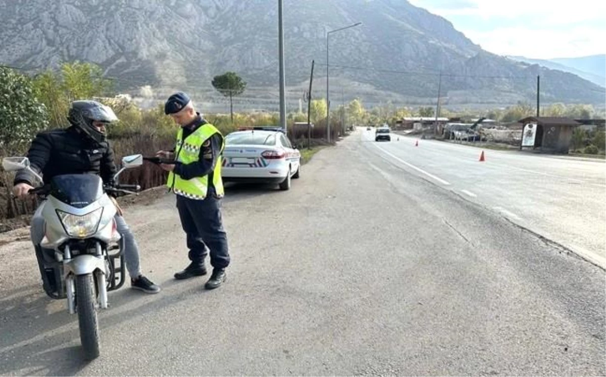 Amasya\'da trafik denetimlerinde 138 araç ve 28 sürücü trafikten men edildi