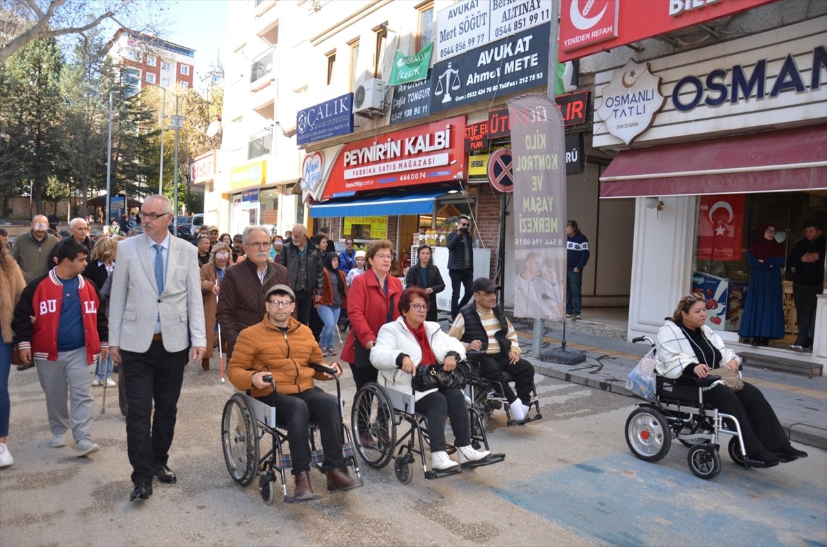 Bilecik\'te "Engelsiz Yaşam Empati Yürüyüşü" yapıldı