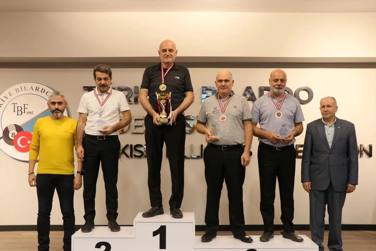 Düzceli Sporcu Kazım İlker Canbul 3 Bant Bilardo Veteranlar Türkiye Şampiyonası\'nda Birinci Oldu