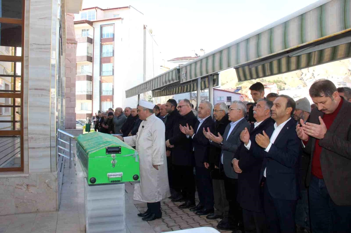 AK Parti Sivas Milletvekili Mehmet Habib Soluk\'un abisi vefat etti