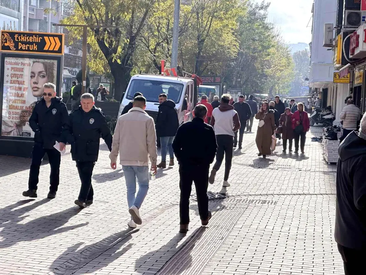 Eskişehir\'de dilencilik yasağına rağmen farklı yöntemlerle devam ediliyor