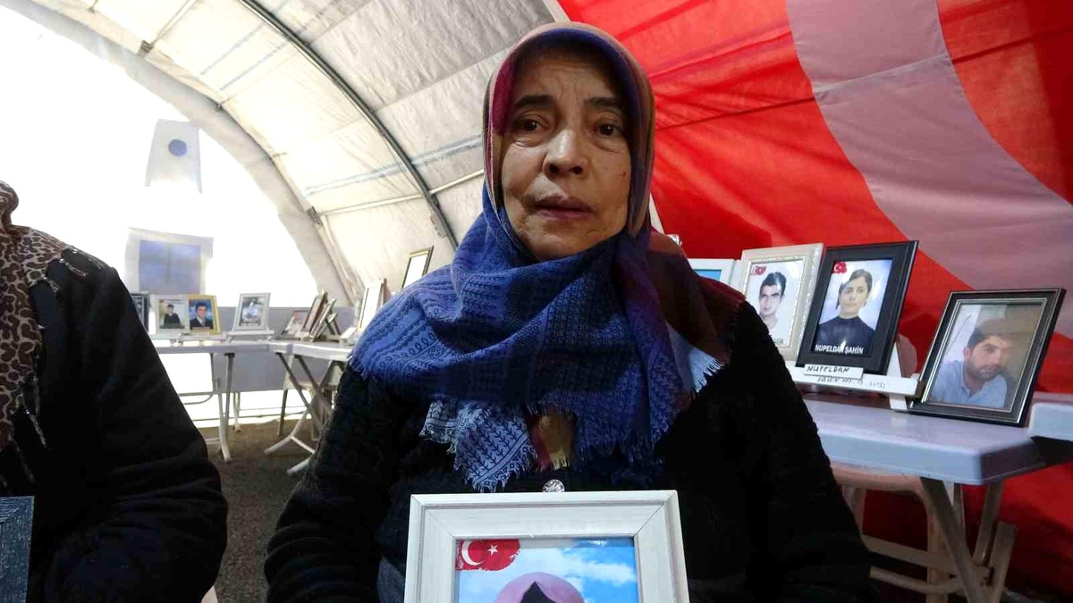 Diyarbakır\'da evlat nöbeti sürüyor