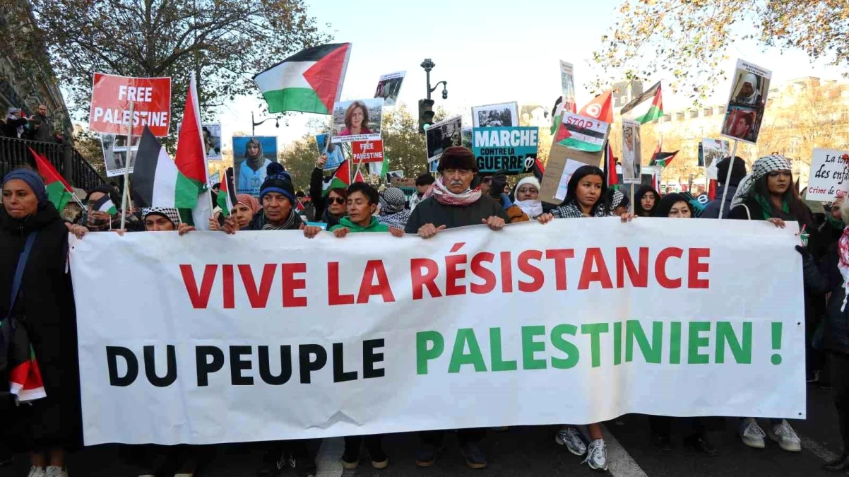 Paris\'te Filistin\'e destek yürüyüşü