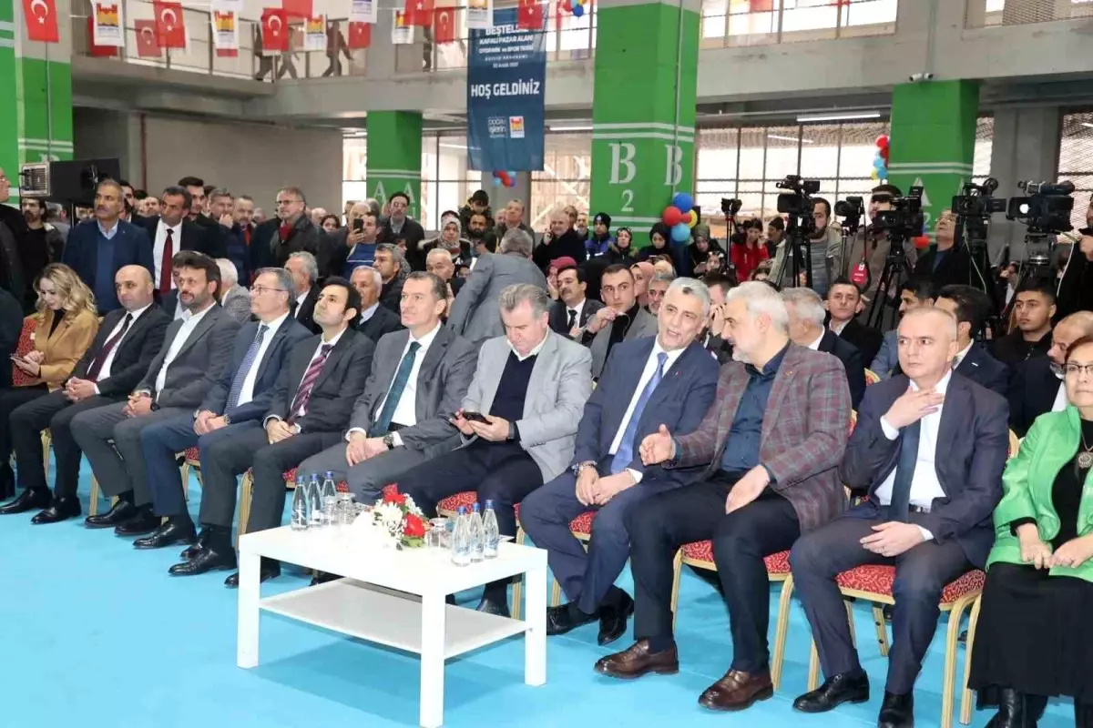 Zeytinburnu\'nda yeni kapalı pazar yeri ve spor tesisi açıldı