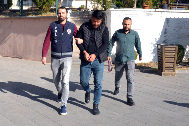 Kahramanmaraş'ta Filistin eşarplı kız öğrenciyi servisten indiren sürücü gözaltına alındı
