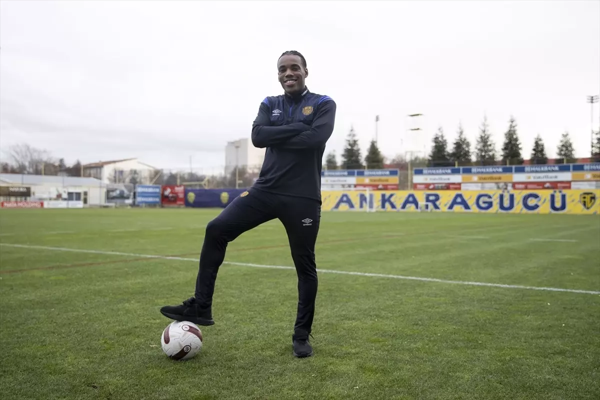 Garry Rodrigues: Beşiktaş maçında takım arkadaşlarıma yardım etmek istiyorum