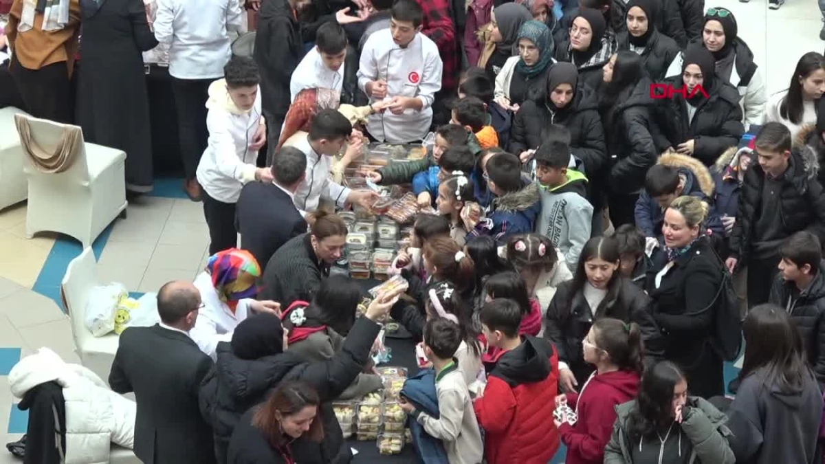 Erzurum Raci Alkır Güzel Sanatlar Lisesi, Gazze\'ye destek için tablo bağışladı