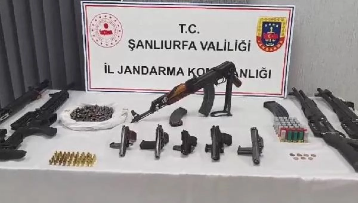 Şanlıurfa\'da silah kaçakçılarına operasyon: Çok sayıda silah ve mühimmat ele geçirildi, 6 şüpheli gözaltına alındı