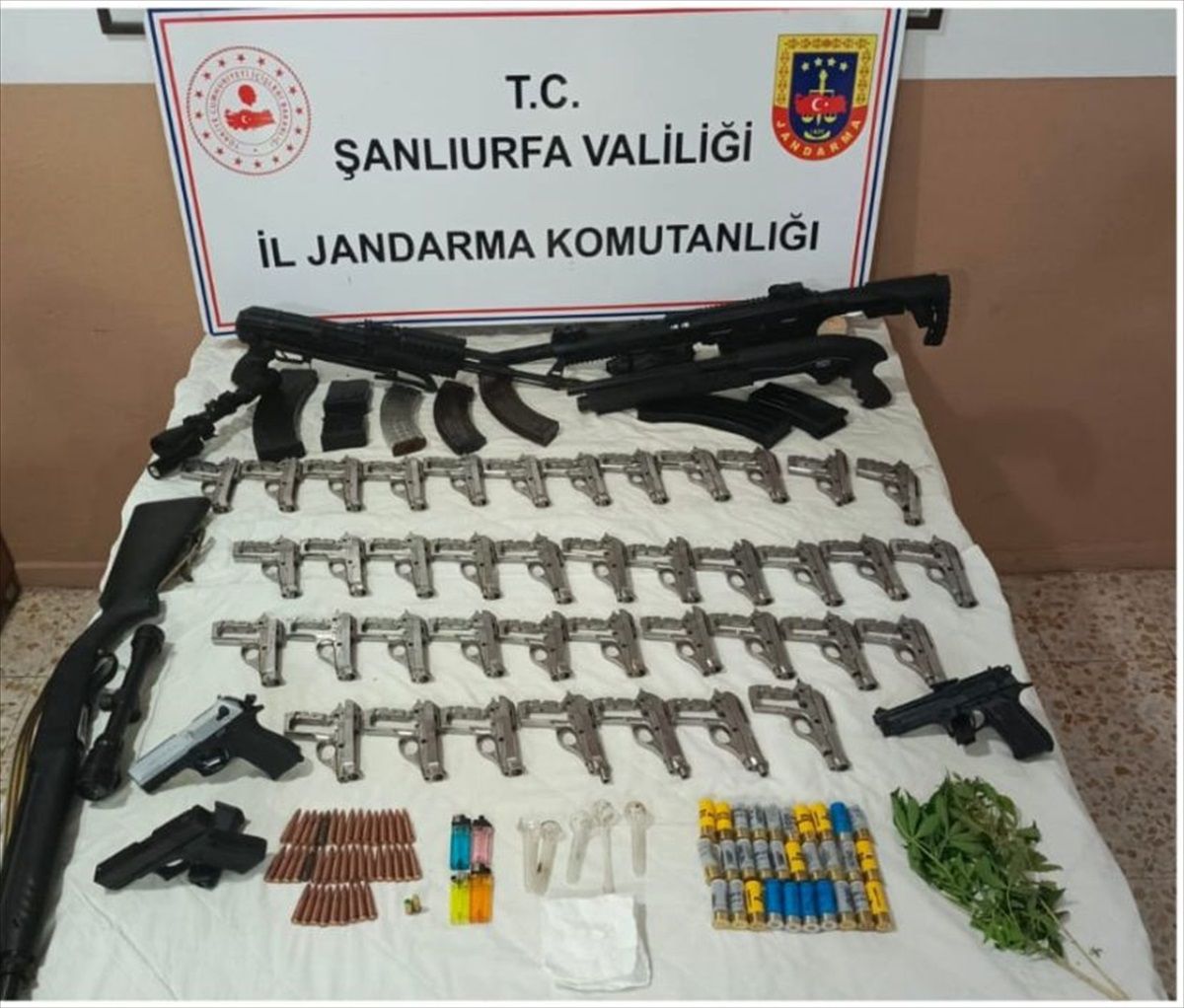 Şanlıurfa\'da silah ve mühimmat kaçakçılığı operasyonu