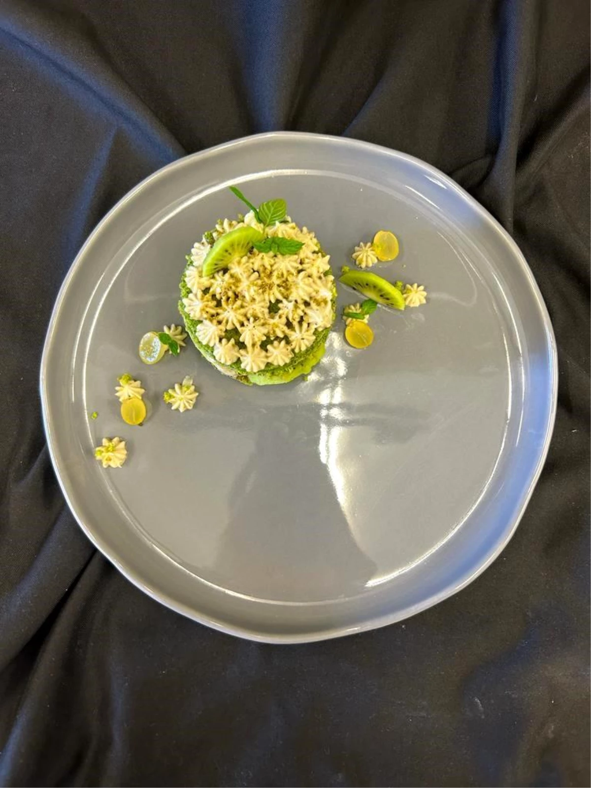 DÜ öğrencileri iklim değişikliğine dikkat çekmek için \'Green Food-Green Plate\' çalışması yaptı