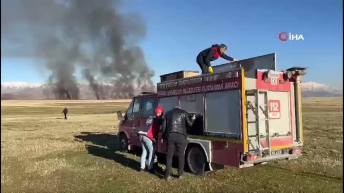 Yüksekova\'da Nehil Sazlığı\'nda yangın