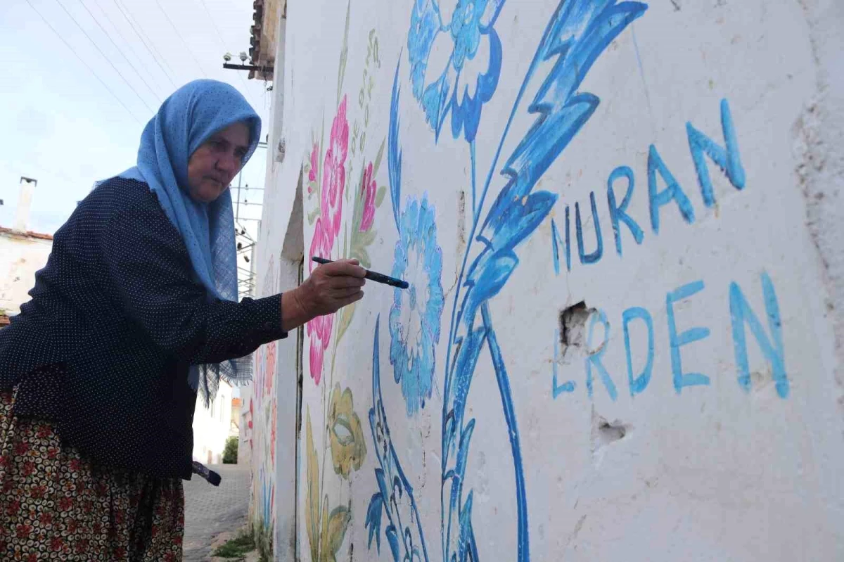 İzmir Köyünde Duvarlara Çizdiği Resimlerle Turizm Patlaması Yaratan 61 Yaşındaki Kadın