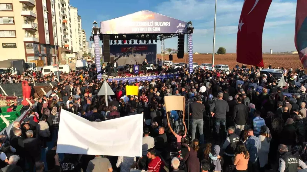 Ahmet Zenbilci Bulvarı açıldı, Adanalılar Murat Kekilli konseriyle coştu