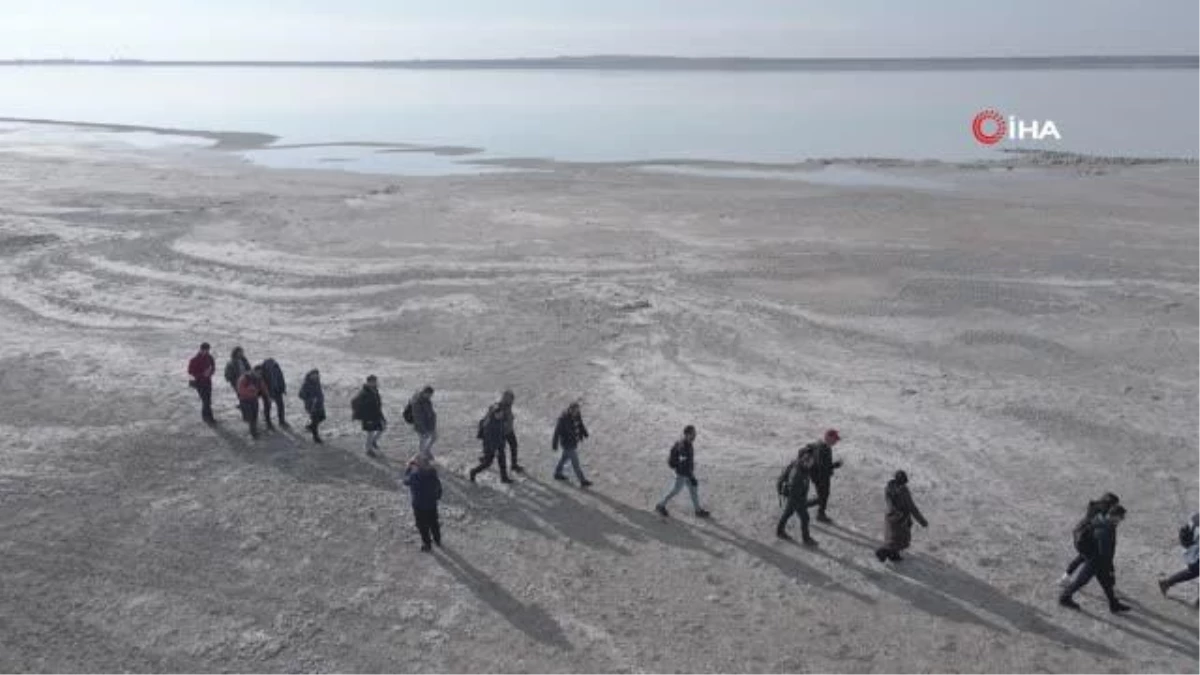 Aktivistler kuraklığa dikkat çekmek için 15 kilometre yürüdü