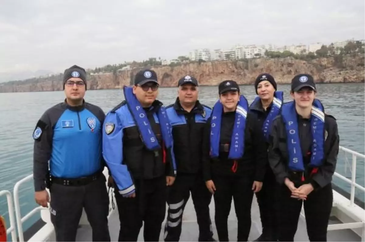 Engelli gençler 1 günlüğüne polis oldu