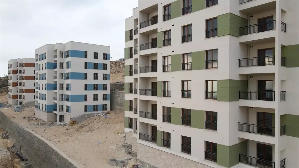 Kilis\'te 1045 deprem konutu teslim edilecek