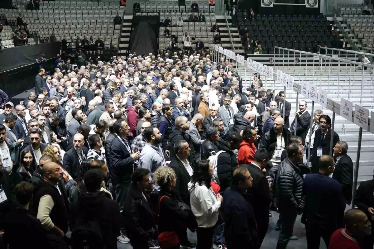 Beşiktaş Kulübü\'nün olağanüstü seçimli genel kurulu başladı