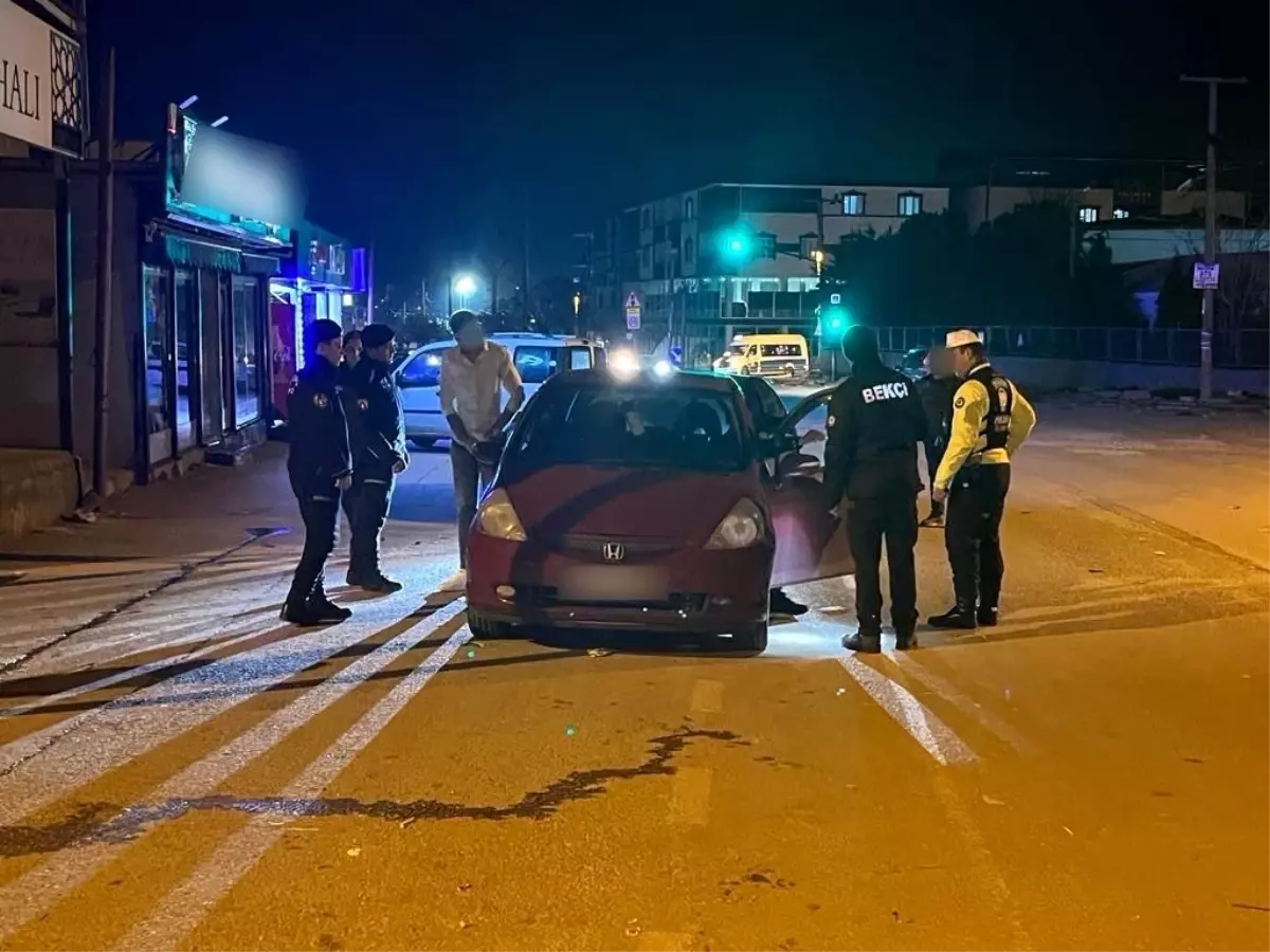 Bursa\'da Uygulama: Uyuşturucu ve Silah Ele Geçirildi, 7 Kişi Gözaltına Alındı