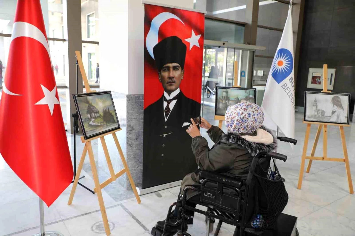 Antalya Büyükşehir Belediyesi\'nde Engelli Sanatçı Mustafa Alper Kocabıyık\'ın Sergisi Açıldı