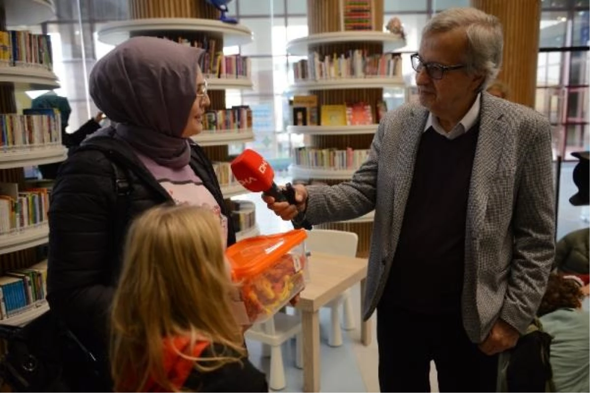 Yıldırım Belediyesi Çocuk Kütüphanesi\'nde Kitapların Yanı Sıra Oyuncak da Veriliyor