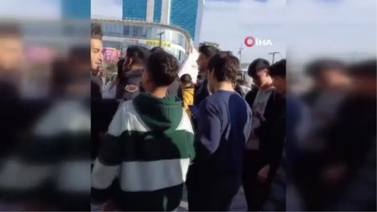 Fenomenlerin hayran buluşmasında kavga çıktı