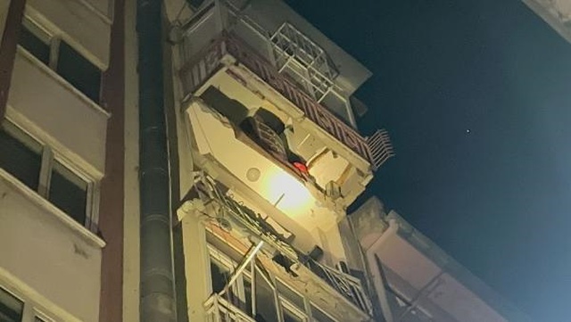 Hava almak için çıktığı balkon çökünce 7'nci kattan aşağı düşüp hayatını kaybetti