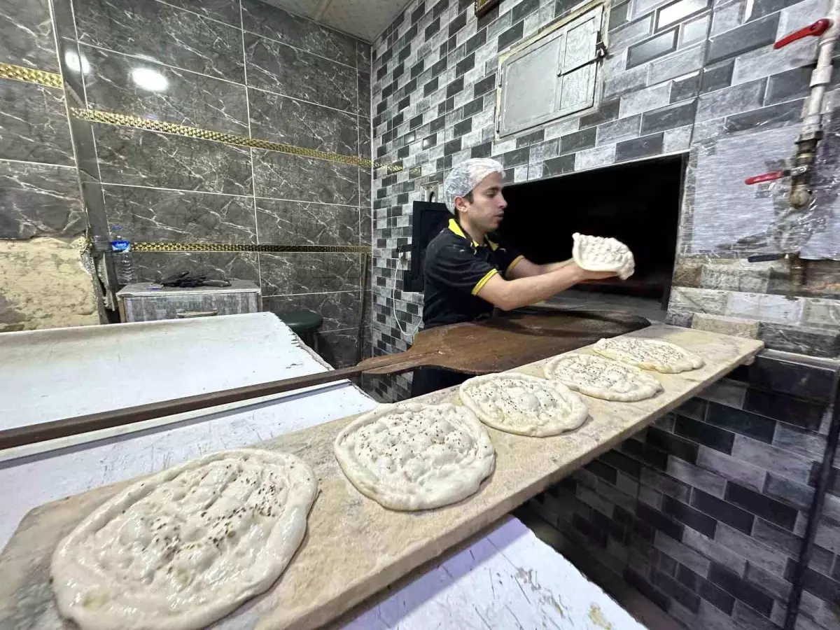 Sağır ve dilsiz genç fırının en iyi ustalarından biri oldu