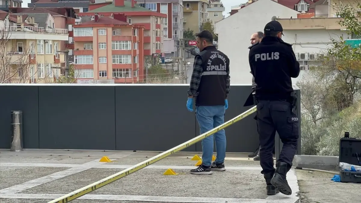 Gebze\'de Güzellik Merkezine Ateş Açıldı