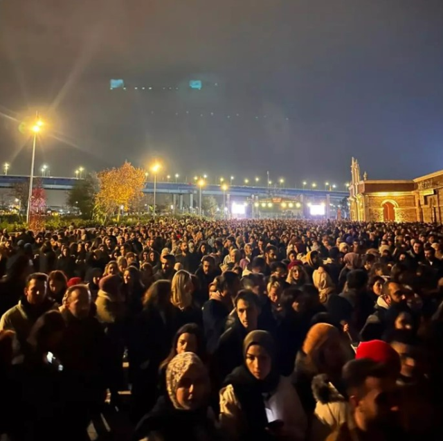 Konser tartışması devam ediyor! Rüzgar nedeniyle sahneye çıkmayan Melike Şahin cephesinden yeni açıklama