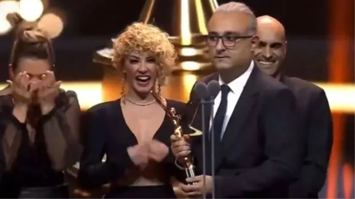 Onur Atilla, Altın Kelebek Ödülleri\'nde Kerem Bürsin\'in taklidini yaptı