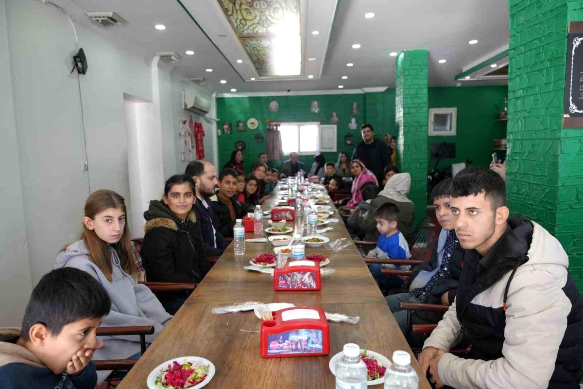 Şırnak\'ta engelliler yemekte ağırlandı