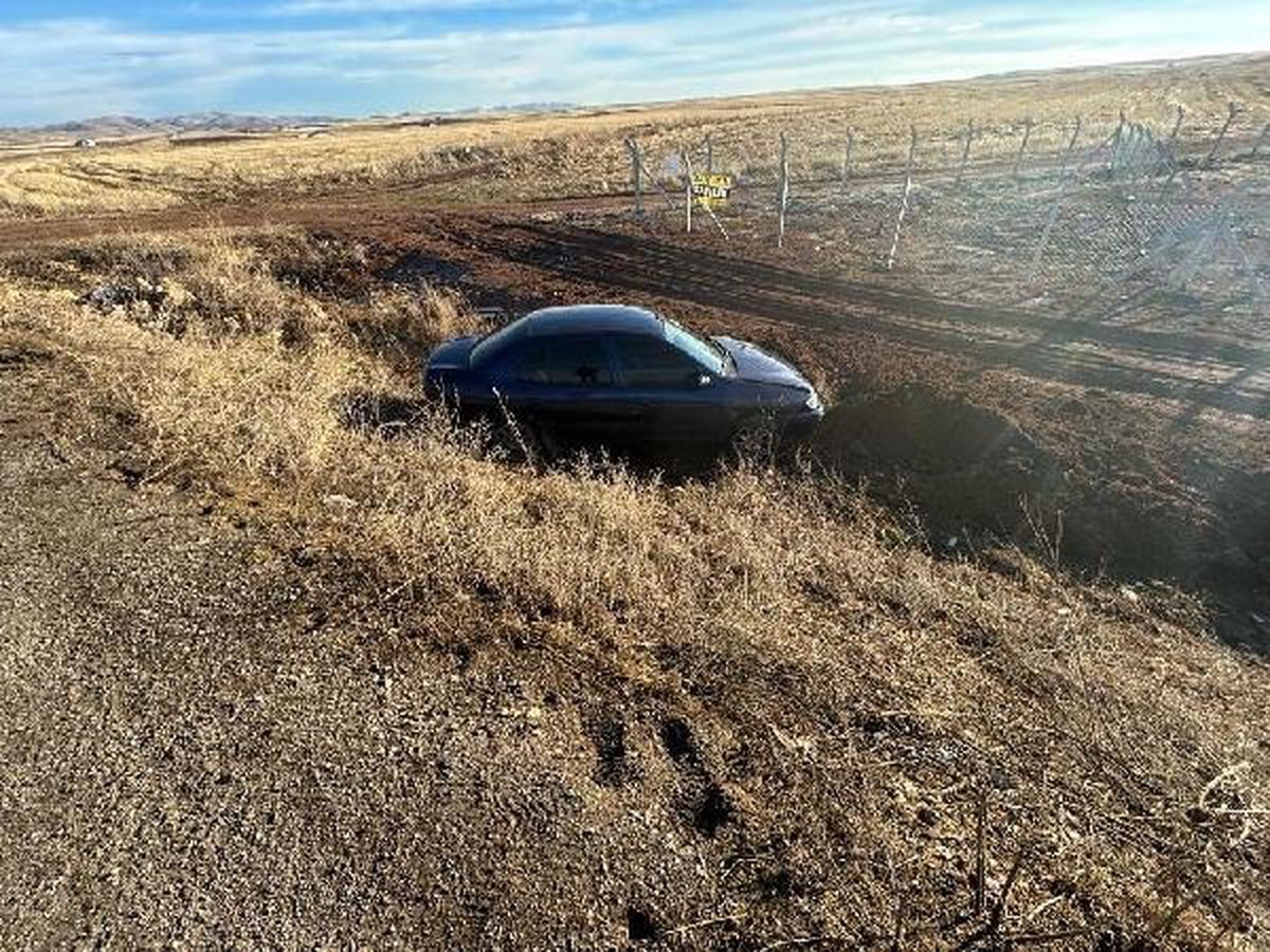 Sivas'ta otomobil şarampole düştü, 5 kişi yaralandı