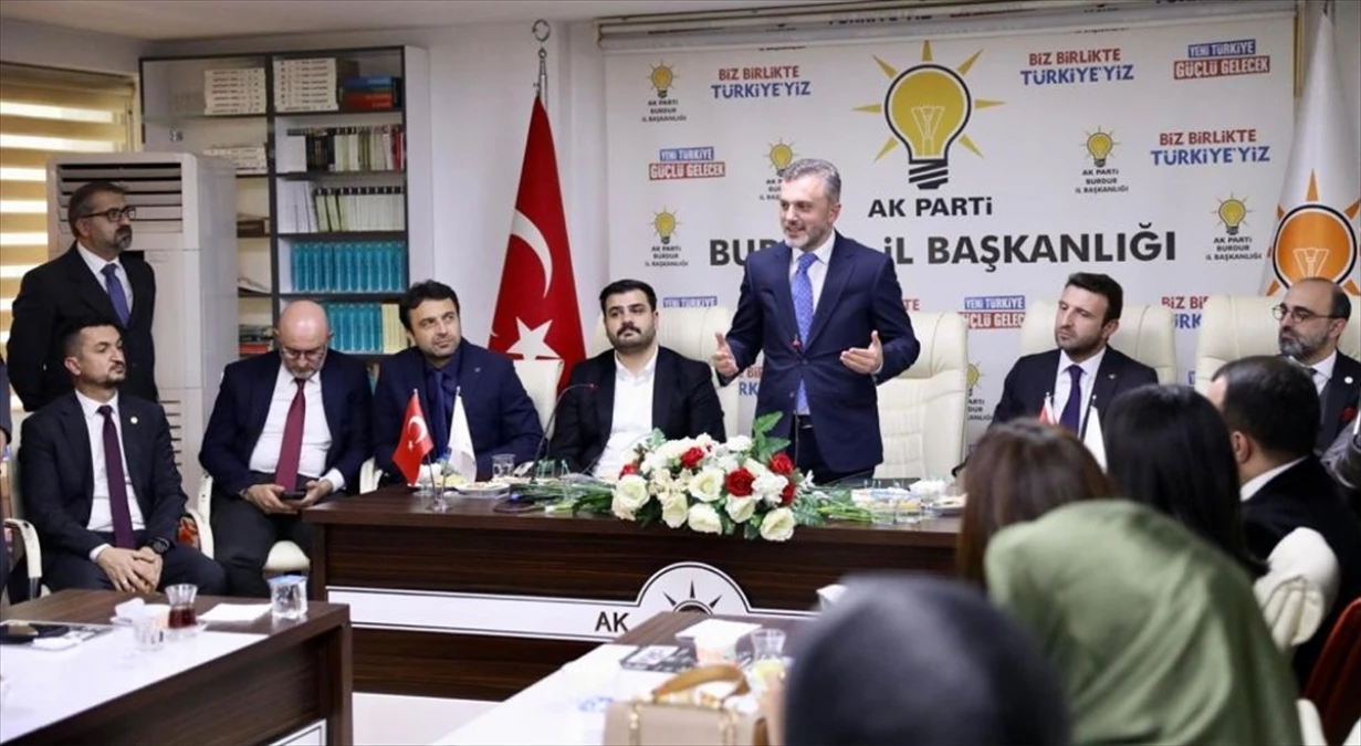 AK Parti Genel Başkan Yardımcısı Erkan Kandemir, millete hizmet etme siyaset anlayışını devam ettirmek istediklerini söyledi