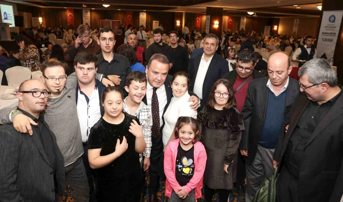 Antalya Büyükşehir Belediye Başkanı Engelli Bireylerle Buluştu