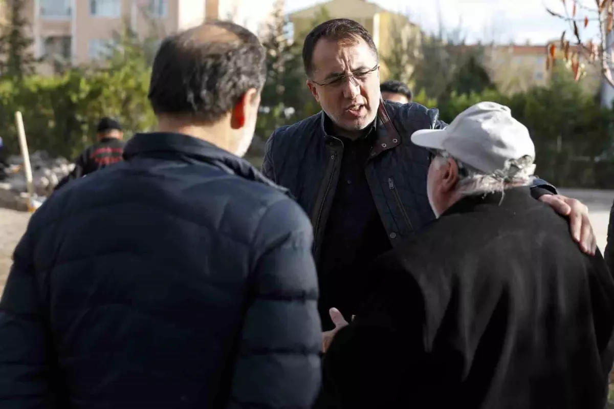 Nevşehir Belediye Başkanı 2000 Evler Mahallesi\'nde incelemelerde bulundu