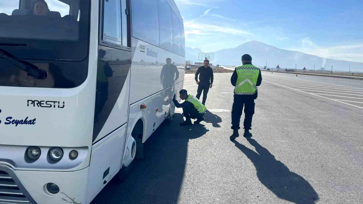 Bolvadin\'de Kış Lastiği Denetimi