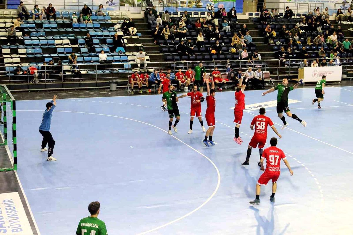 Büyükşehir Hentbol, Bahçelievler Belediyesi\'ni 46-29 mağlup etti