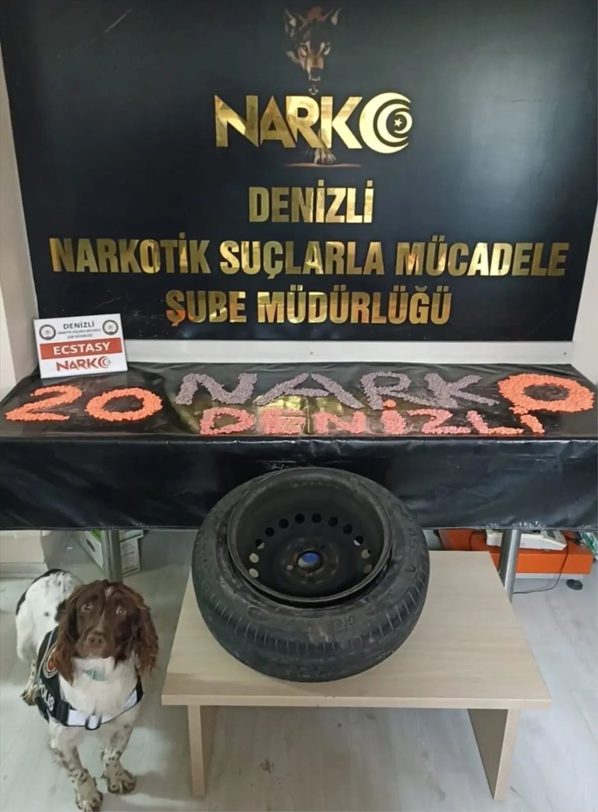 Denizli\'de Otomobilde 4 Bin 980 Uyuşturucu Hap Bulundu, Sürücü Tutuklandı